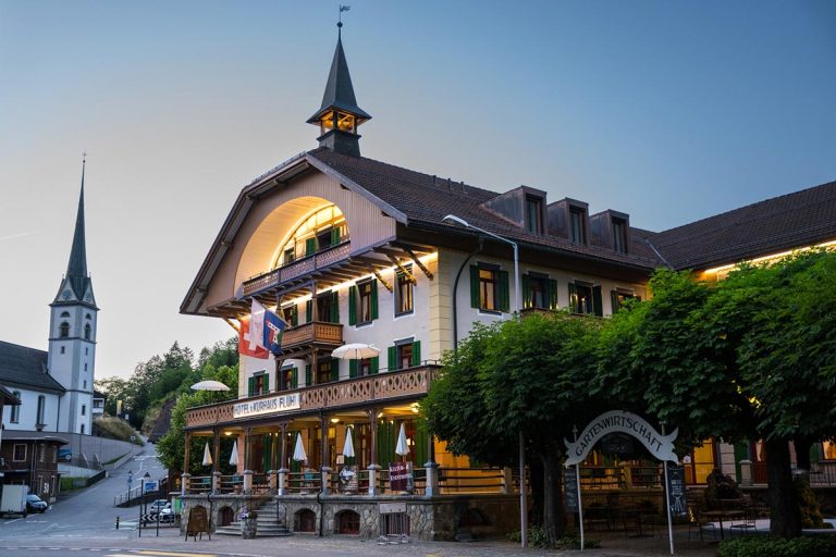 Must-Sees and Hidden Gems: Crafting the Ideal Swiss Travel Itinerary