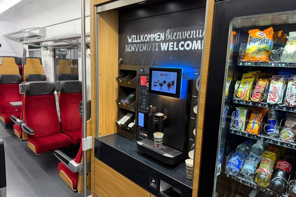 Coffee machine and snack vending machine on board the Treno Gottardo train